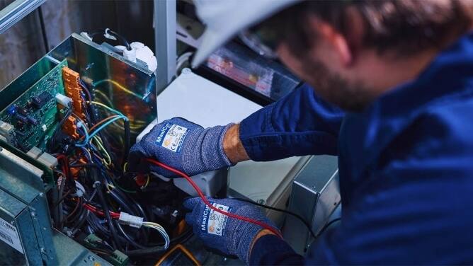 COMPLIES WITH AUSTRALIAN STANDARDS