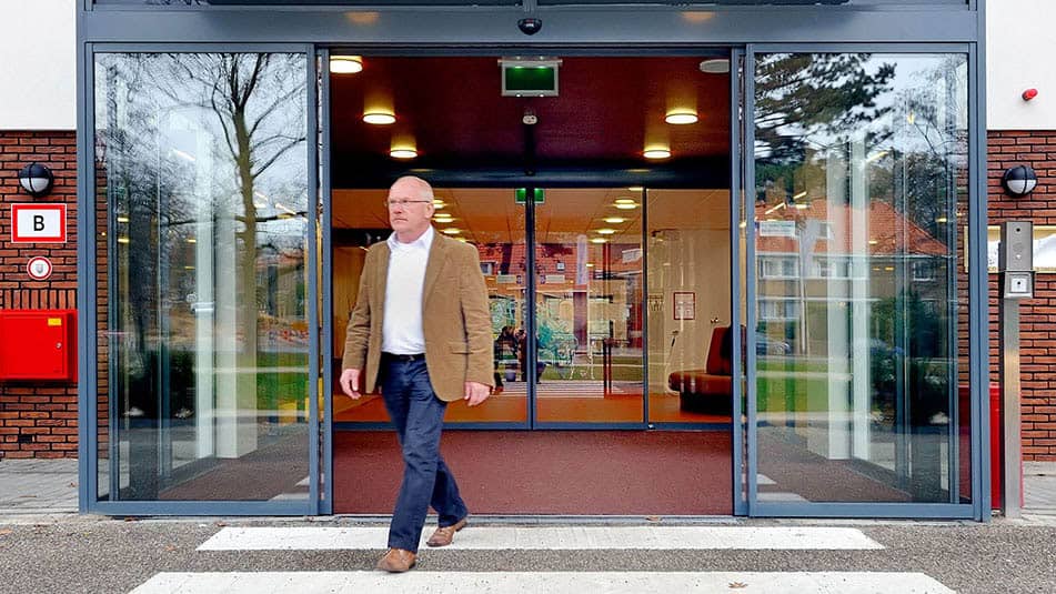 KONE automatic doors can be integrated with building automation systems.